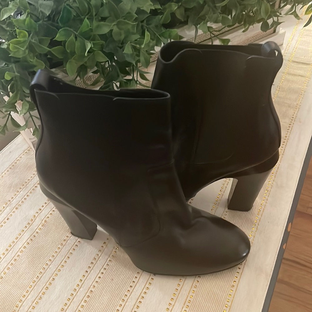 Fendi Black Ankle Boots 40-1/2